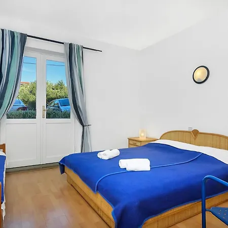 Guest house Ana Gdinj