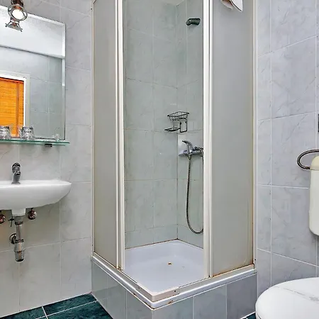 Guest house Ana Gdinj